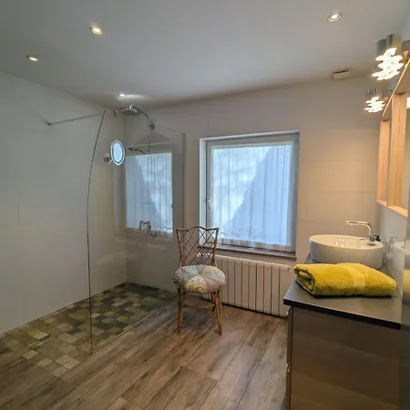 Maison Cosy A Avec 2 Et Terrasse Ensoleillee, Proche Activites - Fr-1-589-110